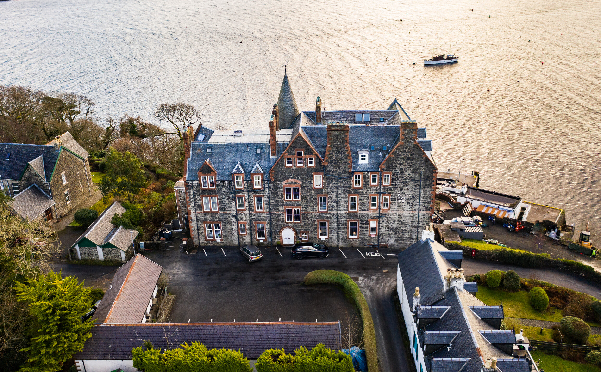 Western Isles Hotel